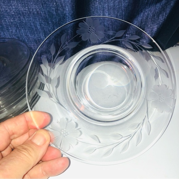 Elegant etched flowers on 6” mid century glass plates- used for desserts, salads - Picture 5 of 8